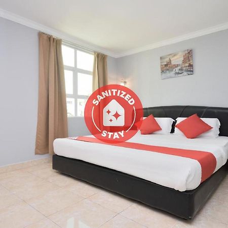 Oyo 892 Hotel Grand Nadia Λαμπουάν Εξωτερικό φωτογραφία