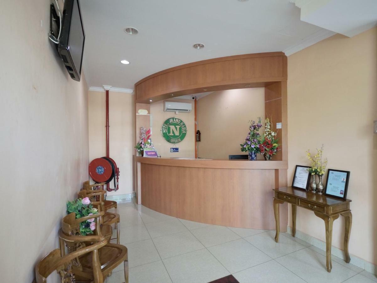 Oyo 892 Hotel Grand Nadia Λαμπουάν Εξωτερικό φωτογραφία