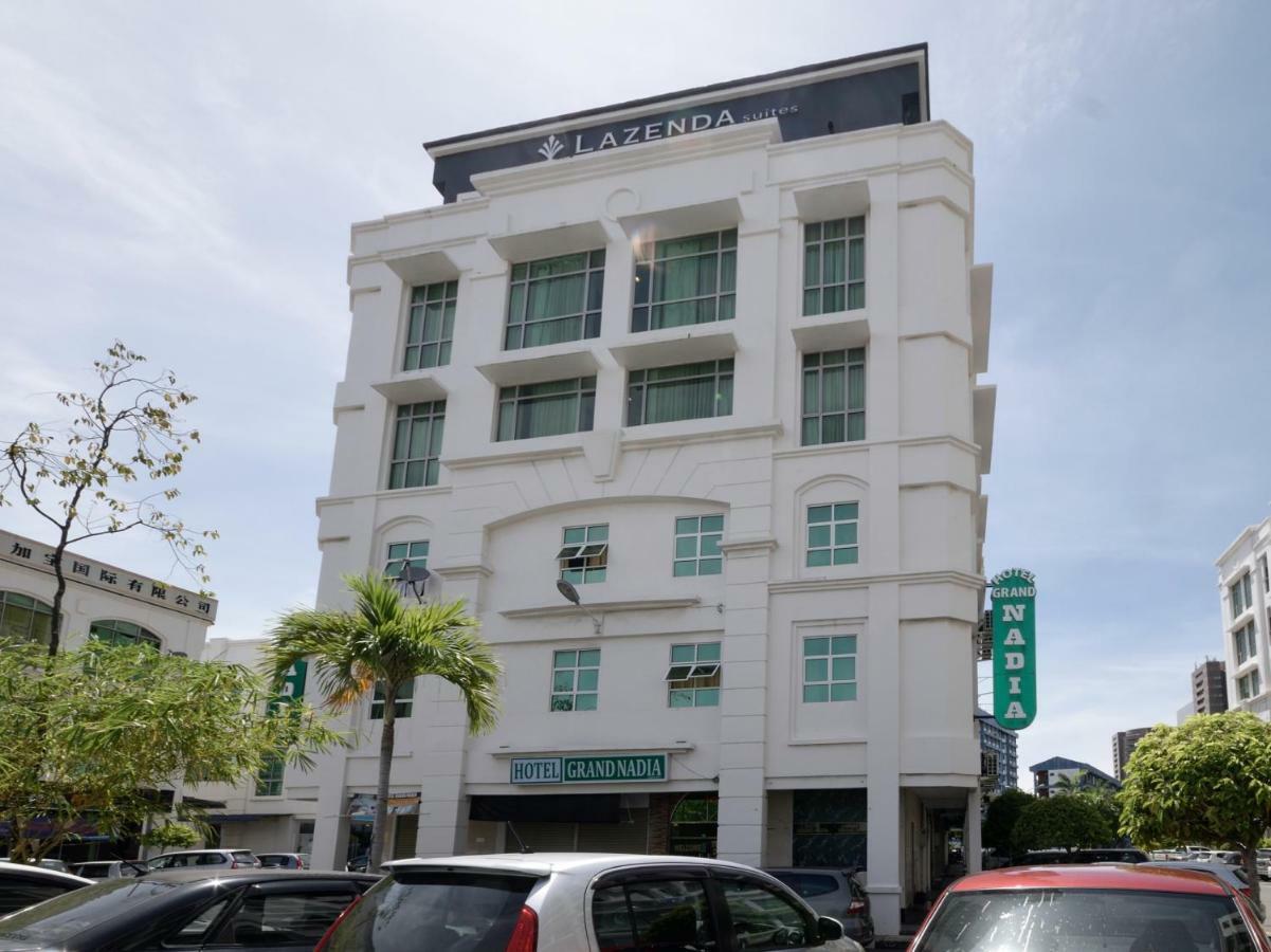 Oyo 892 Hotel Grand Nadia Λαμπουάν Εξωτερικό φωτογραφία